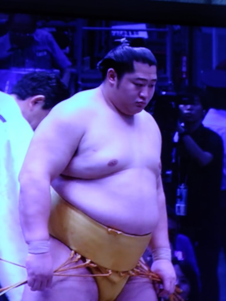 力士のまわしの色は何色でもいいの?まわしって洗濯するの?