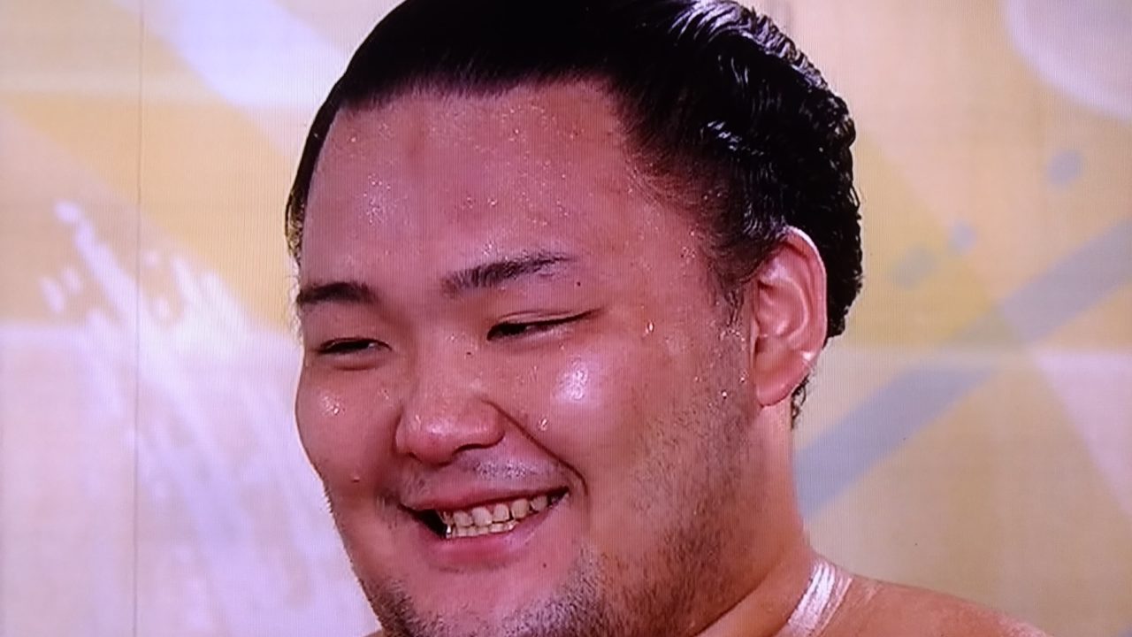 朝乃山の笑顔がかわいいと人気急上昇中 富山県出身では28年ぶりとなる幕内力士