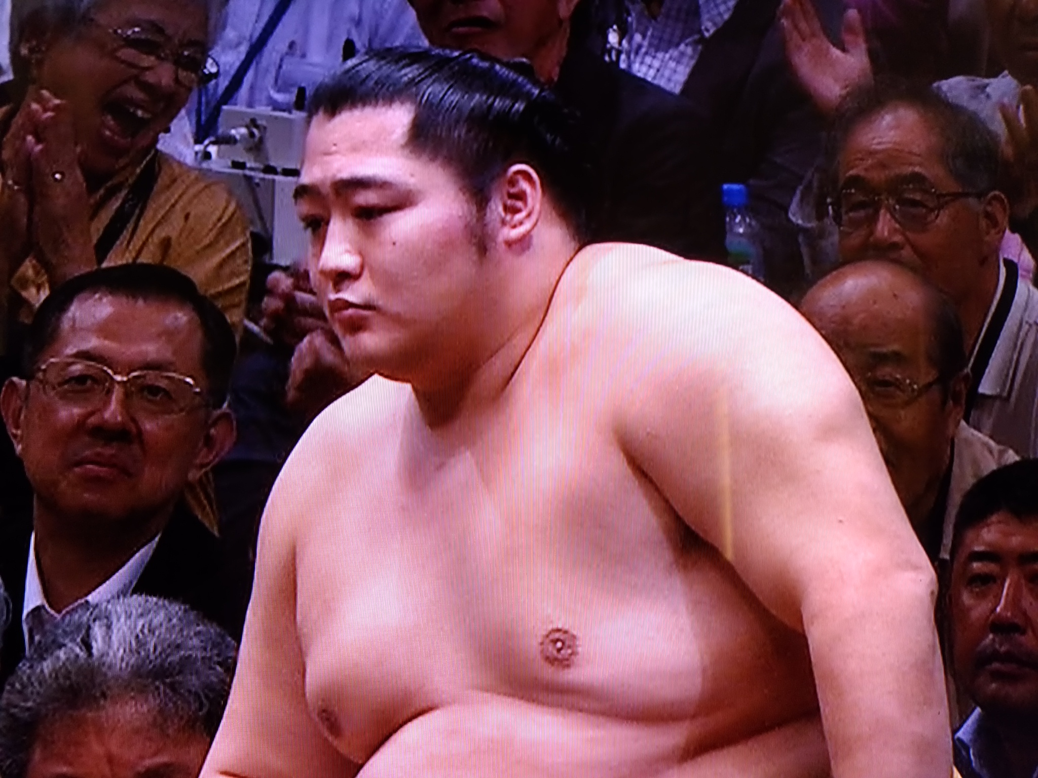 大相撲 遠藤聖大の父親がイケメンで母親は美人 妹さんがかわいいとも話題に